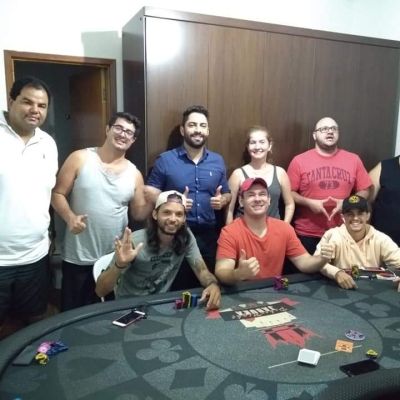 Momento Poker Night