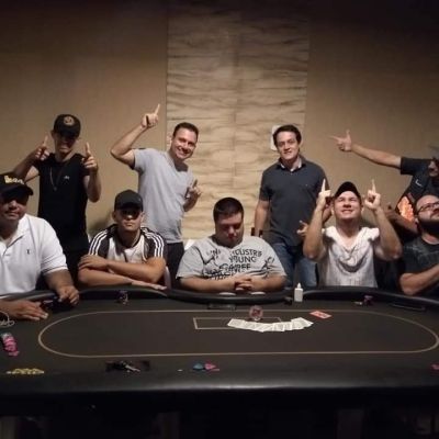 Momento Poker Night