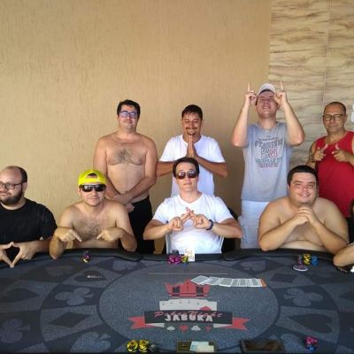 Momento Poker Night