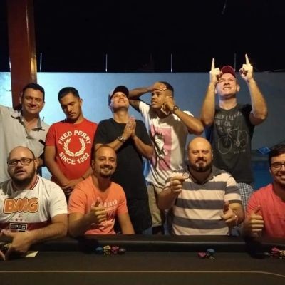 Momento Poker Night