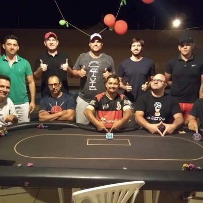 Momento Poker Night