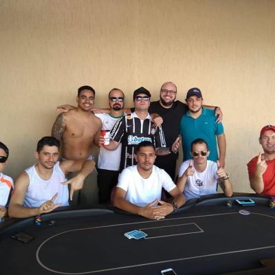 Momento Poker Night