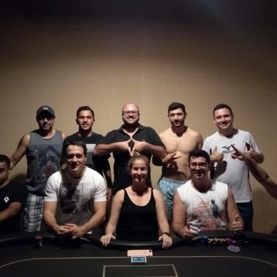 Momento Poker Night